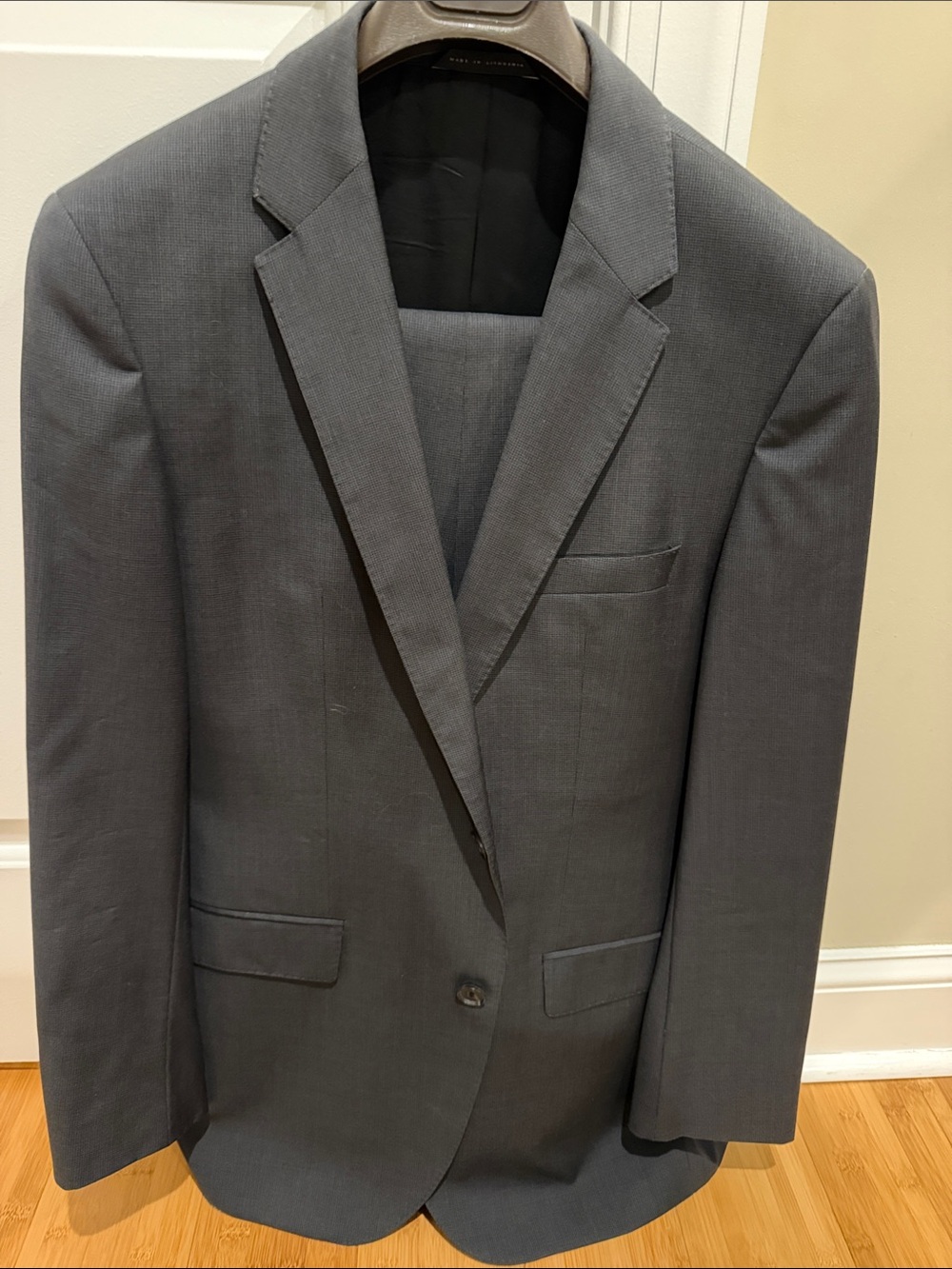 Boss Men's Gray Single-Breasted Suit Jacket. Size 40L. Pants fit 32